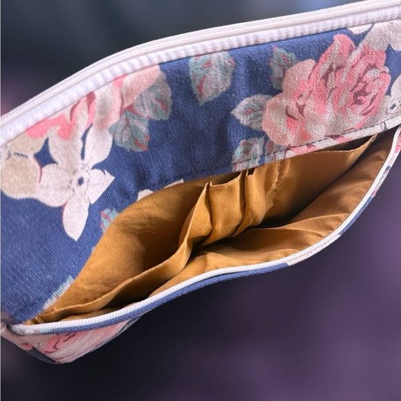 14 inch Floral Laptop Sleeve with front pocket - Picture 5 of 7